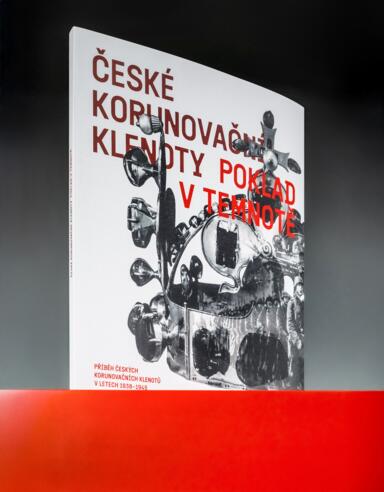 České korunovační klenoty: Poklad v temnotě – Publikace